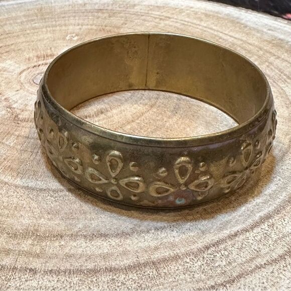 Vintage 50s copper/gold/metal bangle style bracelet with texture - Picture 4 of 8